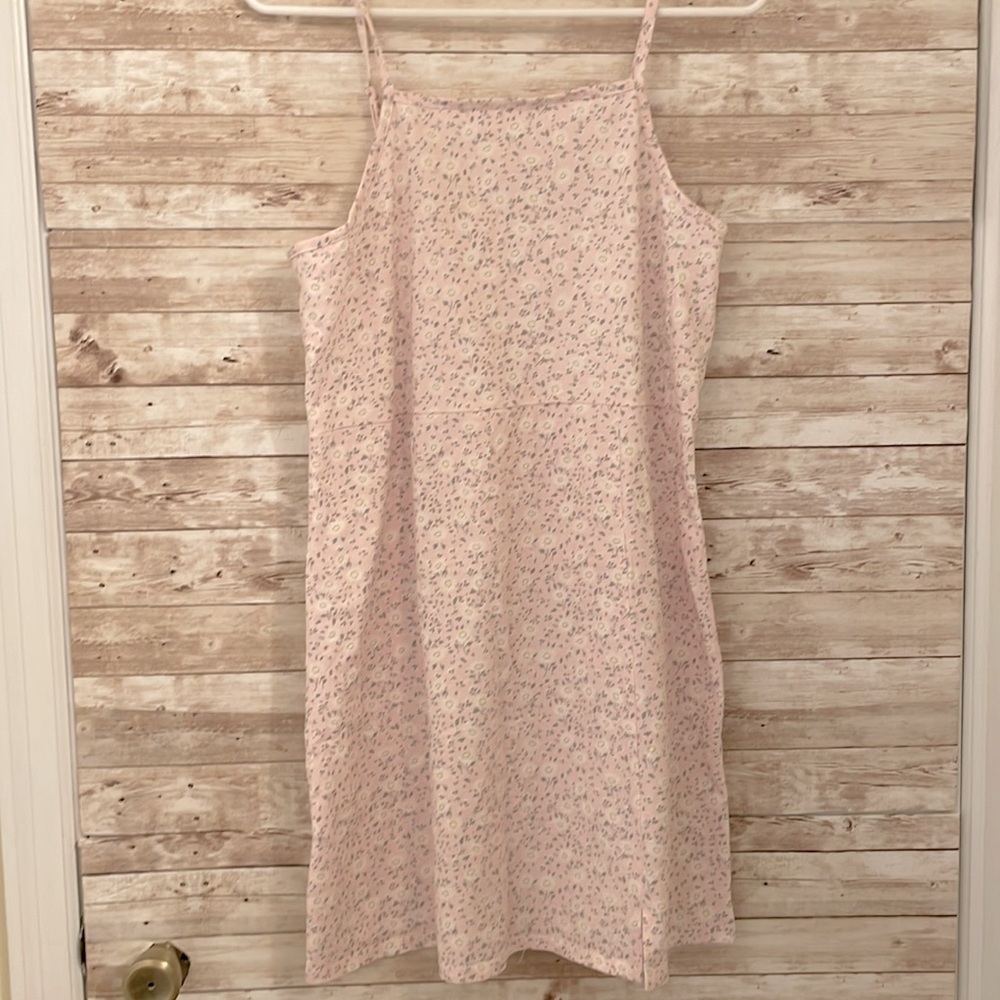 Girls, pink and white daisy sundress